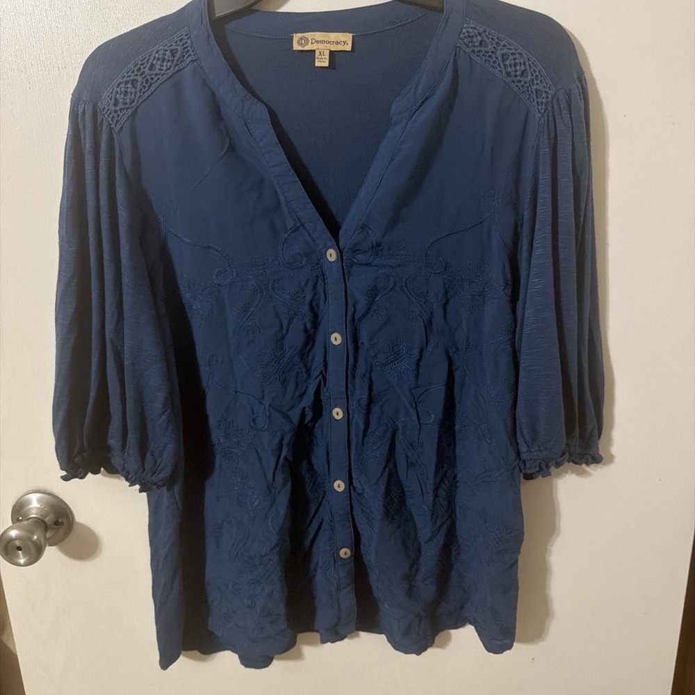 Democracy Embroidered Top 3/4 Sleeve Split Neck Button Front Boho Blue Size XL